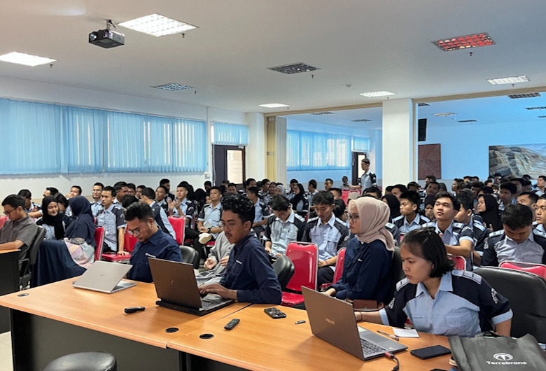 Kuliah Umum : Temu Praktisi - Ruang Lingkup dan Perkembangan Sistem Informasi Geografis Perkebunan Kelapa Sawit di Indonesia