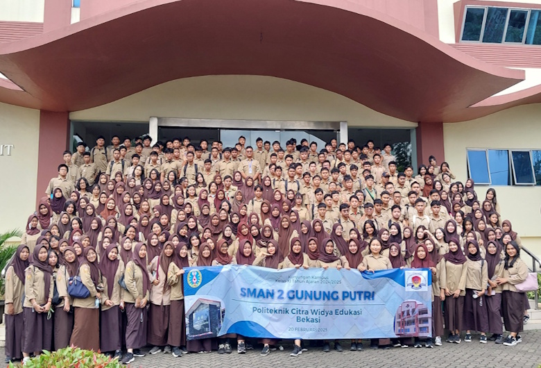 Kunjungan-Campus-Tour-SMAN-2-Gunung-Putri-ke-Kampus-Politeknik-Kelapa-Sawit-CWE