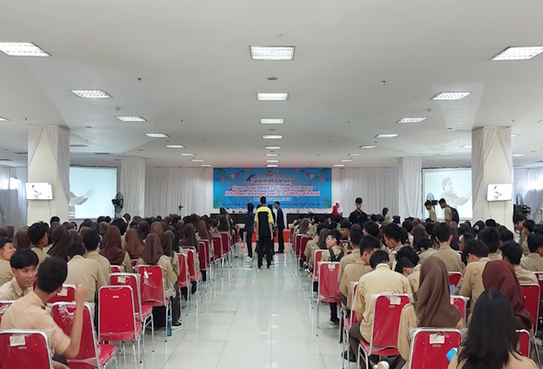 Kunjungan-Campus-Tour-SMAN-2-Gunung-Putri-ke-Kampus-Politeknik-Kelapa-Sawit-CWE