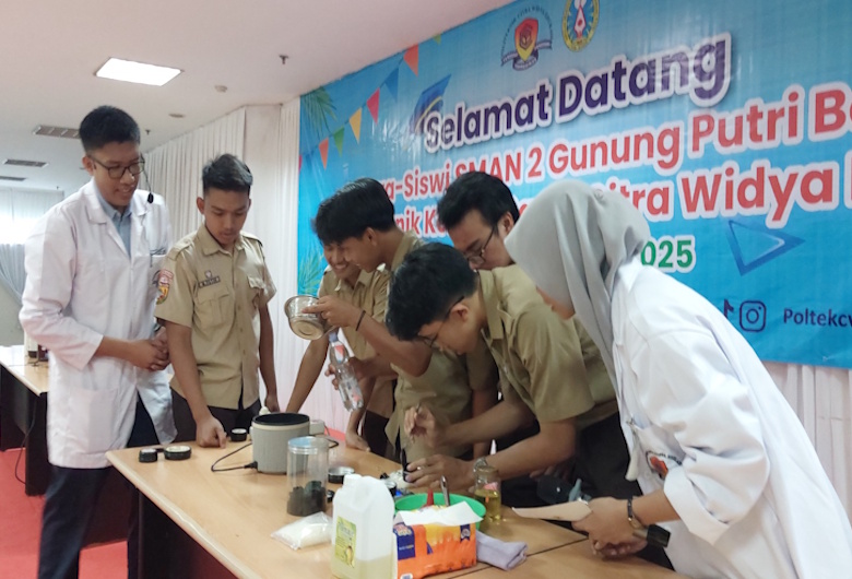 Kunjungan Campus Tour SMAN 2 Gunung Putri ke Kampus Politeknik Kelapa Sawit CWE
