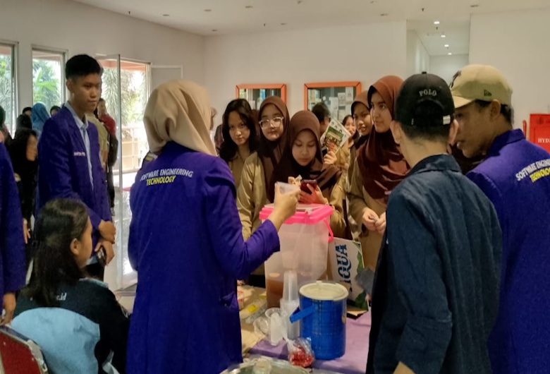 Kunjungan Campus Tour SMAN 2 Gunung Putri ke Kampus Politeknik Kelapa Sawit CWE