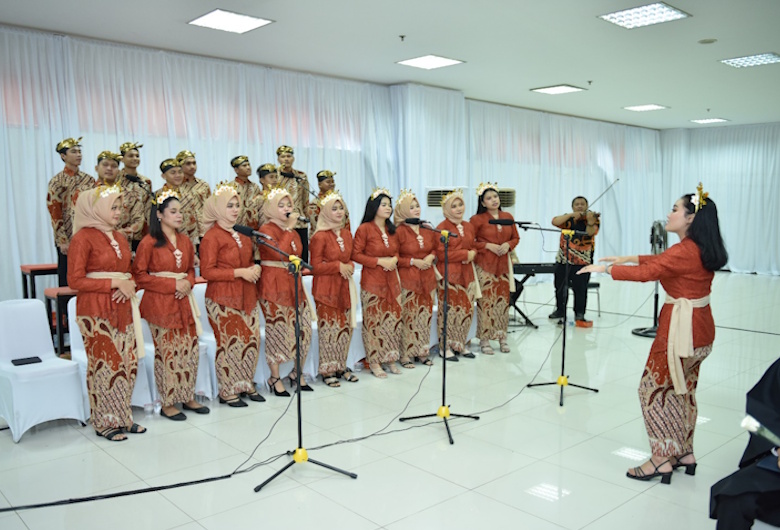 Lulusan Politeknik CWE di Wisuda 2024 Terbukti Terserap Perusahaan