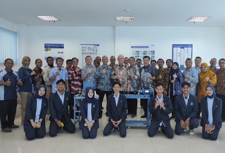 Peresmian-kerja-sama-antara-SKF-Training-dengan-Poltek-CWE